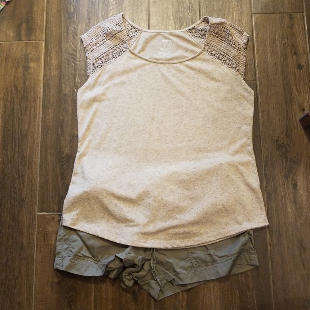 3/$30▪Sonoma▪🐾Oatmeal crochet cap sleeve top